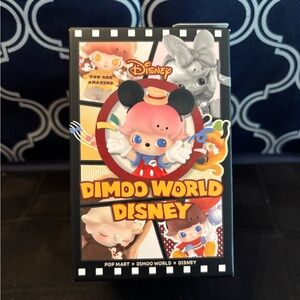 Disney Dimoo World Collectible- Goofy’s Prank- Box Opened Package is sealed